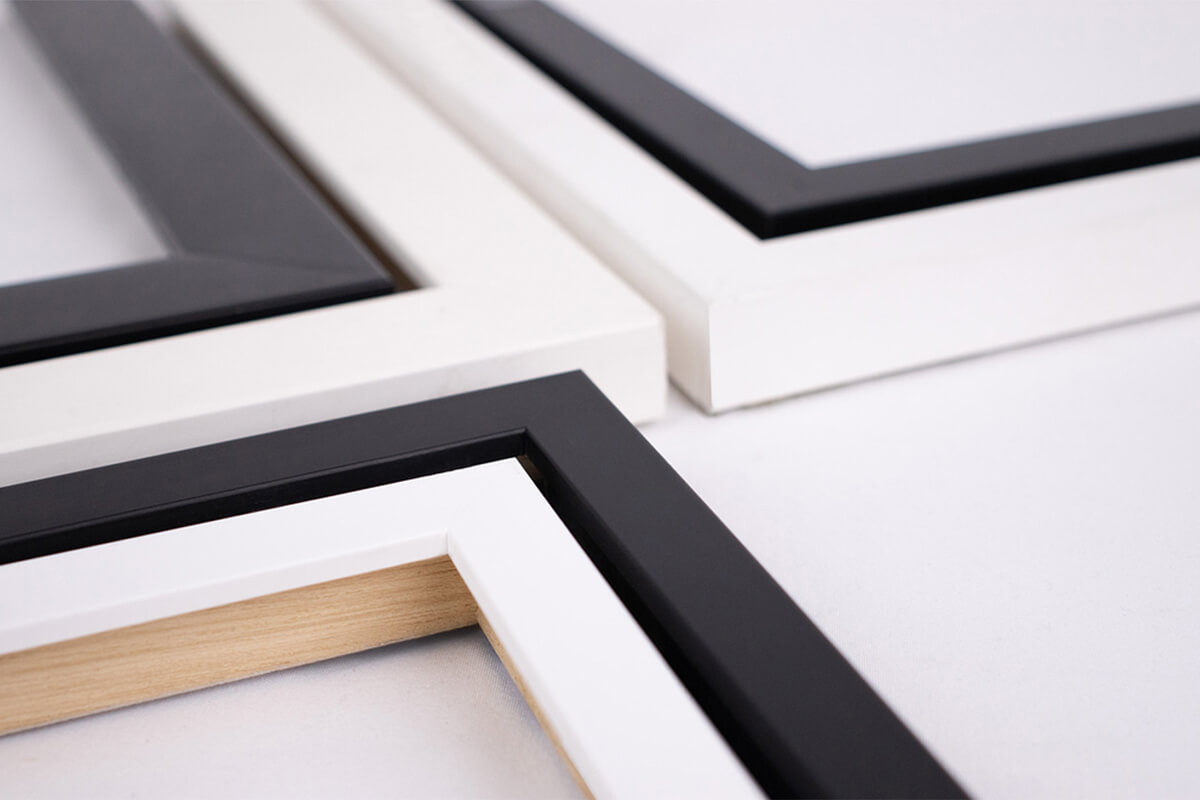 Flawless picture frame corners Picture frame corners showing black and white frames