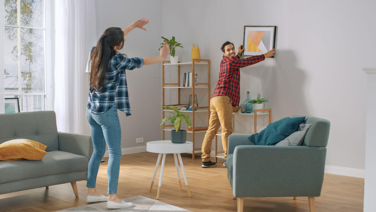 Aligning your picture frame on your wall