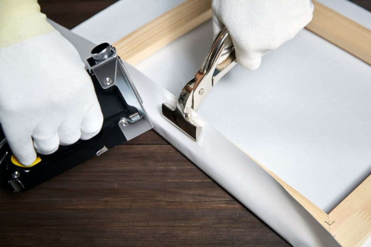 Canvas stretching tools stretching canvases by hand